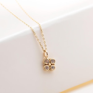 4 ストーン ベゼル セット ネックレス | 14K ソリッド ゴールド クラスター CZ ペンダント | 女性用 4 ストーン ダイヤモンド ネックレス、母の日ギフト