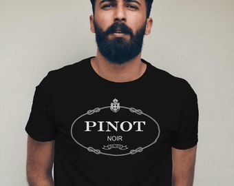Ontwerper Pinot Noir T-shirt, wijnliefhebber, Milaan Italiaanse luxe mode, sommelier cadeau, rode wijn, unisex zwart tee shirt, trendy wijnkleding
