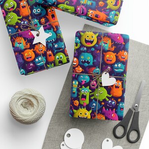 Monstruos de dibujos animados coloridos y caprichosos - Papel de regalo de Halloween - Una mezcla de monstruos de diversión