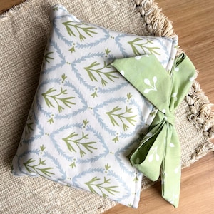 Blau Grün Blumen Buch Hülle, Handgefertigte Kindle Hülle, Gepolsterte E-Reader Hülle, Schleife Kindle Hülle, Buch-Liebhaber Geschenk, Bibel Hülle