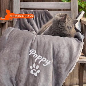 Personalized Pet Name Blanket Embroiderd, Custom Name Blanket with Paw Print, Dog Name Blanket Gift, Puppy Party Favor, New Puppy Gifts