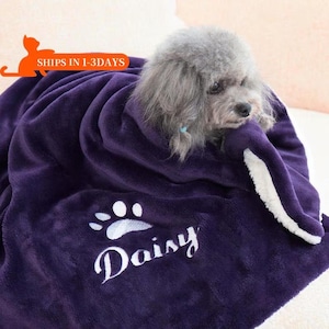 Custom Dog Blanket With Name, Embroidered Blanket for Dog, Warm Dog Blanket with Dog Paw, Puppy Blanket Pet Blanket, Dog Gift,New Puppy Gift