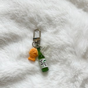 Soju, Taiyaki, & Glass Keychain, Gifts for her/him, Drink Keychain, Souvenir, Asian Snacks, Asian Food, Asian Inspired, Bag Pendant