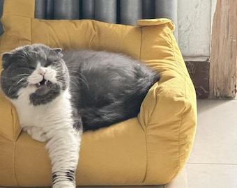 Bear-Shaped Pet Sofa Chair - Mini Cat/Dog Bed - Lightweight Cotton Linen - 38x38x30cm - Cozy Home Decor