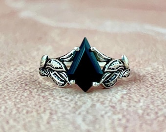 Natural Black Onyx Silver Leaves Handmade Engagement Ring, Kite Cut Leaf Designer Wedding Gift, Dainty Rings For Women