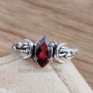 Anillo bohemio de plata de ley chapado en oro con hoja de granate natural y luna, regalo de compromiso para cumpleaños en enero.