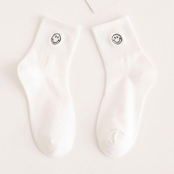 Cute Socks for Women - Smiley Face Socks - Happy Face Preppy Ankle Socks -  - Breathable Cotton Socks - Soft and Stretchy