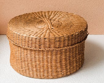Vintage Woven Basket Lidded Storage Container Organizer Natural Fiber Handwoven Round Holder Trinket Box Farmhouse Boho Home Office