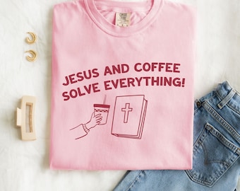 Camiseta cristiana divertida con temática de Jesús y amantes del café. Camiseta con estampado de humor religioso. Camiseta con estampado de café helado para cristianos.