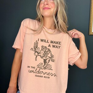 Christian Western Tee Isaiah Scripture Graphic Shirt Faith Based Apparel Perfect Gift For Believer Women Vintage Cowgirl Style Boxy Fit Relaxed Casual Wear Inspirational Religious Message Wilderness Bible Verse Design Soft Comfortable
