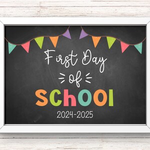 登校初日の黒板サイン：幼稚園～12年生（即時ダウンロード）