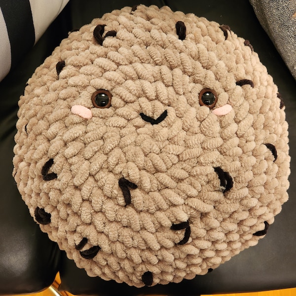 Giant Chocolate Chip Cookie Amigurumi Crochet Pattern
