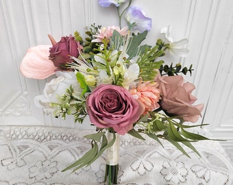 White Rose Bouquet/Boho&hippie Wedding/Fall Rustic Wedding Bouquet/Bridal and Bridesmaids Bouquet/Wedding decor/Silk Flower Wedding Bouquet