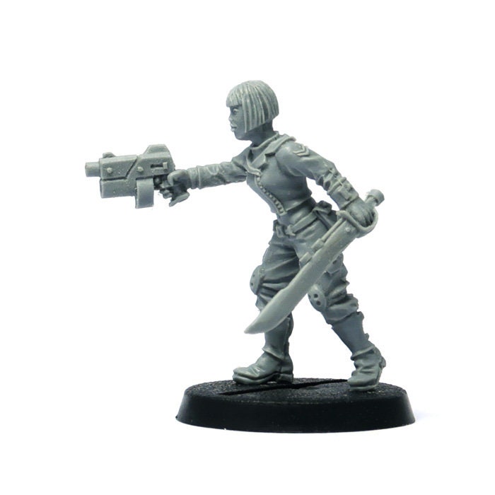 Grimdark Female Sergeant miniature 28mm