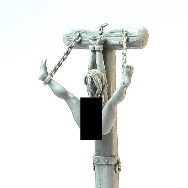 Fille esclave nue sur miniature pilori, fantaisie 28mm