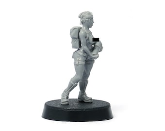 Grimdark Zinnguss-Soldatin, miniatur, 28mm Resin für Bemalung und Tabletop Wargaming