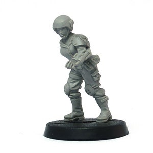Miniatur Sanitäter, Grimdark 28 mm Harz Militär Mädchen