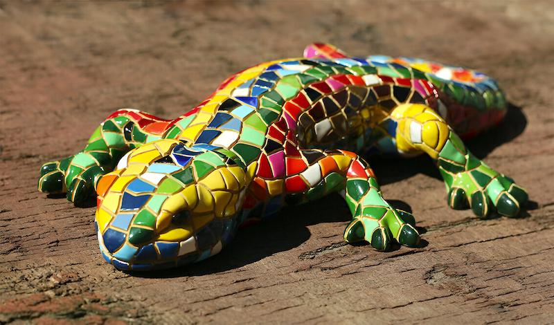 Gaudi figurine - Etsy 日本