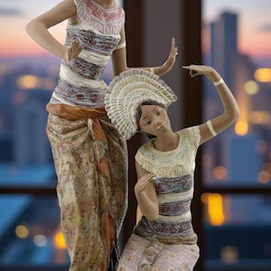Statuetta in gres Lladro modello 01012073 "Graceful Duo", fuori produzione.