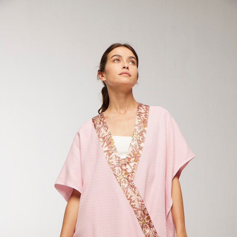 Robe kimono florale rose, robe d'été kimono pour femmes, élégante robe pesthémale, robe kimono de plage, robe de villégiature, caftan en coton image 2