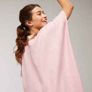 Robe kimono florale rose, robe d'été kimono pour femmes, élégante robe pesthémale, robe kimono de plage, robe de villégiature, caftan en coton image 9