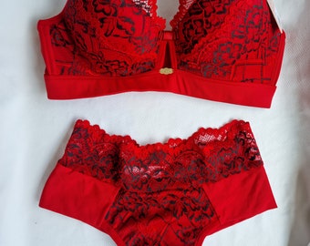Woman's beautiful underwear /set/ brazilian nickers and bra