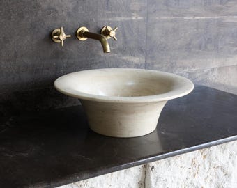Lavabo de travertino con vetas cortadas, borde ancho, piedra natural, hecho a mano, lavabo de lujo de diseño para baño.