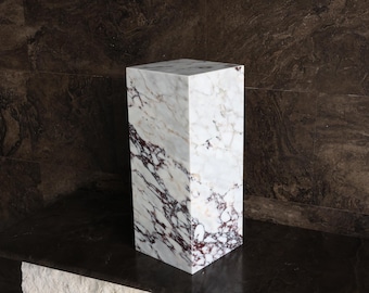 029-Calacatta Marble Pedestal Stand Set Decorative Stone Plinth Column Luxury Display Stand for Sculpture Plant Stand Marble Side Table