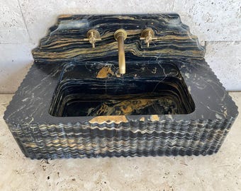 Lavabo de mármol Nero Picasso – Lavabo de baño de piedra de lujo con diseño acanalado y montaje en pared