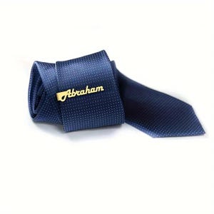 Alfiler de corbata de acero inoxidable personalizado / Gemelos con letras personalizadas: accesorios elegantes para hombre, regalo de boda, moda elegante para caballeros.