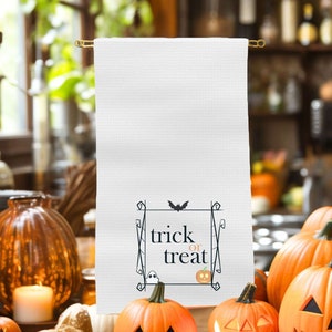 Halloween Kitchen Towel, Trick Or Treat, Halloween Decor, Fall Decor, Funny Halloween
