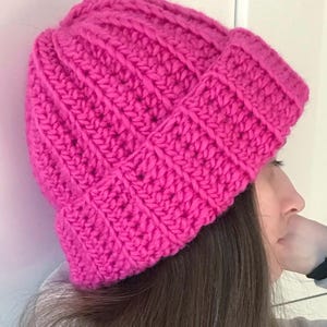 Gorro de lana grueso de ganchillo - Gorro de invierno suave 100% lana - Borde grueso doblado - Gorro de lana suave y acogedor - Unisex, color rosa moderno o color personalizado