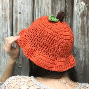 Virkad pumpahatt - Vågig brätte orange keps - Halloween- eller cosplay-kostym - Matchande pumpafält-fotograferingshatt - Gåva till hösten