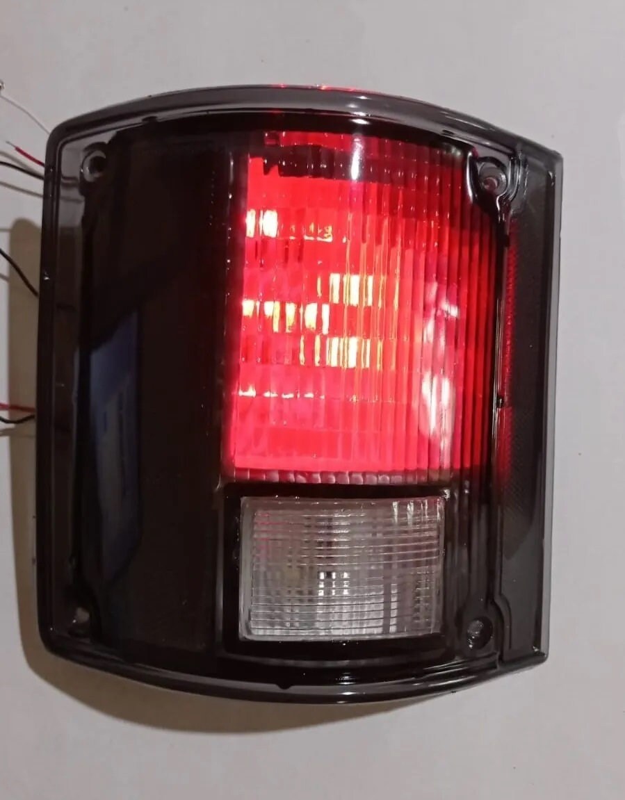 Rear Tail Light Assembly United Pacific 111112 56LED Sequential Taillight Set For 1973-87 Chevy/GMC, Super... Obs Chevy Tail Lights - Foto 7