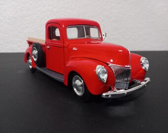 1940 Ford Pickup Truck 1:24 Scale Model Car