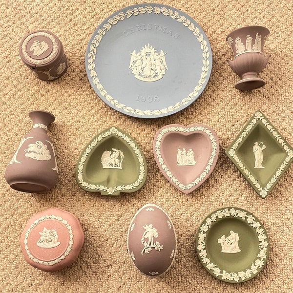 Vintage | Wedgwood | Jasperware | Pots | Vases | Plates | Eggs | Spades | Diamond | Circle | Trays | Collectors Items