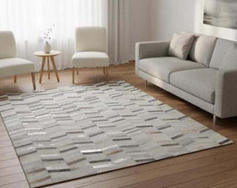 Tapis gris fait main en cuir fait main métallisé moderne en peau de vache à chevrons pour chambre à coucher