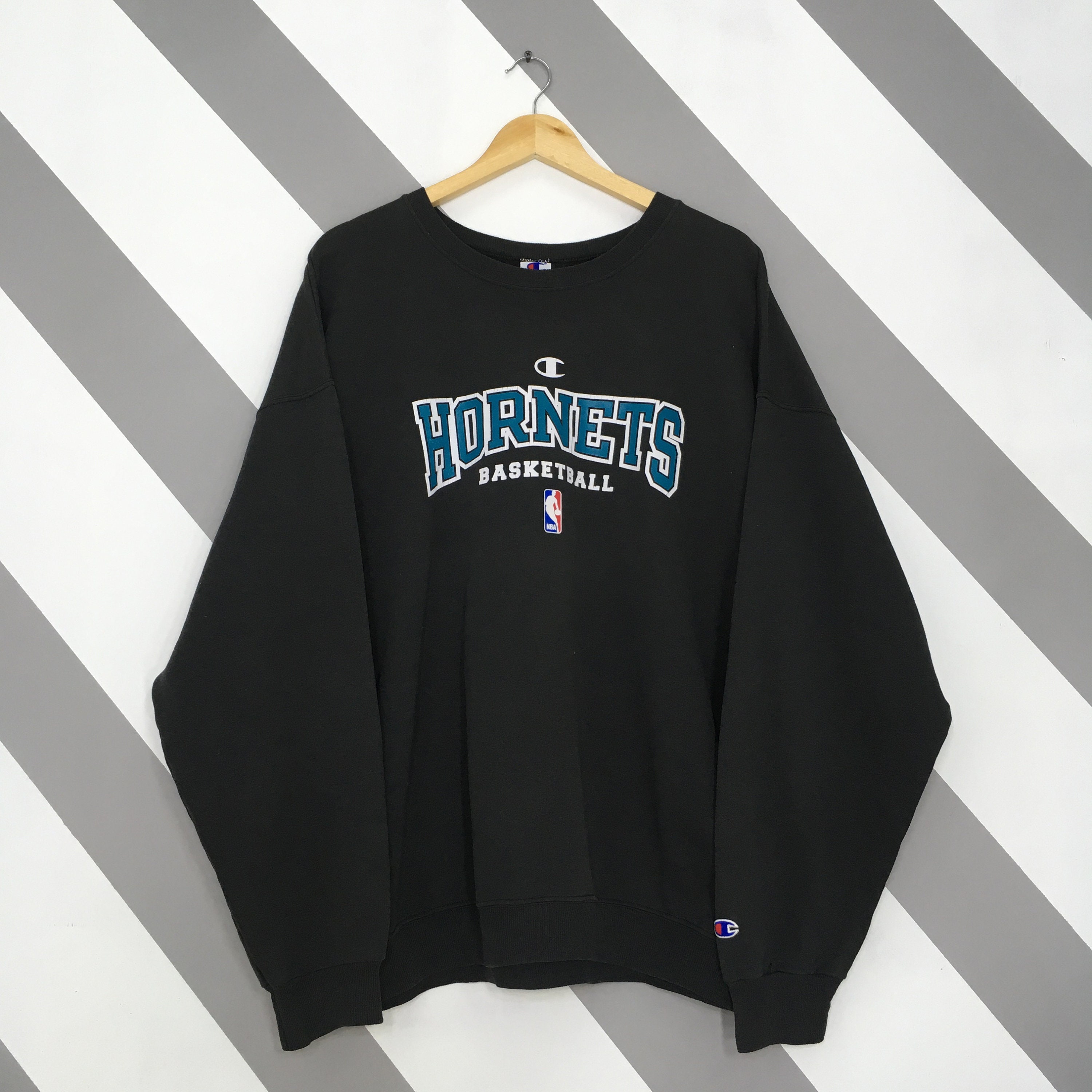 Detroit Pistons Hoodie Mens Small Sweater Black NBA Champion Reverse Weave