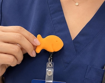Goldfisch-Rollen-Ausweishalter, Geschenkidee für Krankenschwestern, Lehrerinnen und Lehrer, Schul- und Krankenhauspersonal, Namensschildhalter