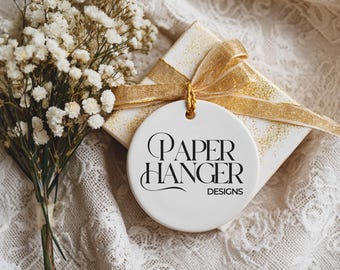 Mockup di ornamento per matrimonio, mockup di ornamento in ceramica bianca, mockup di ornamento circolare in ceramica (download digitale)