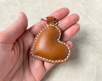 【関税込み】Bou Heart Keyring - Ganni - Leather - Red Leather Heart Keychain, Leather Heart Keyring, Small