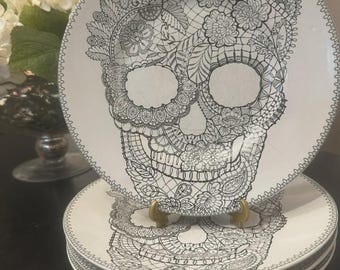 Porzellan-Speiseteller mit Totenkopfmotiv – 4er-Set Halloween-Gothic