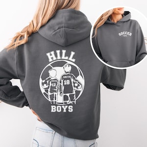 Aangepaste jongen voetballer moeder sweatshirt 2 speler voetbalshirt jonge jongen voetbaltrui speldag kleding voetbal moeder cadeau voetbal hoodie