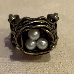 Bird&#39;s Nest Ring: Faux Pearl Eggs, Adjustable Size