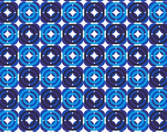 Blue circles wrapping paper