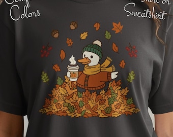 Uroczy T-shirt z motywem jesiennej kaczuszki z kawą, bluza z okrągłym dekoltem Comfort Colors, zabawna jesienna koszulka z grafiką liści i żołędzi