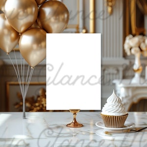 Maquete de cartão dourado 5x7, maquetes de cartão, convites de festa, convites estacionários, cartões de felicitações, aniversário, cartão de casamento, JPG e cupcakes PNG transparentes