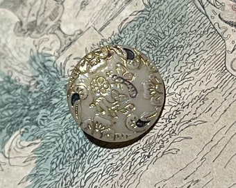 Antiguo botón de coleccionista civil francés con motivo de abeja de nácar del siglo XIX.