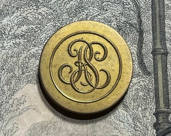 Collectible button 19th century French livery.