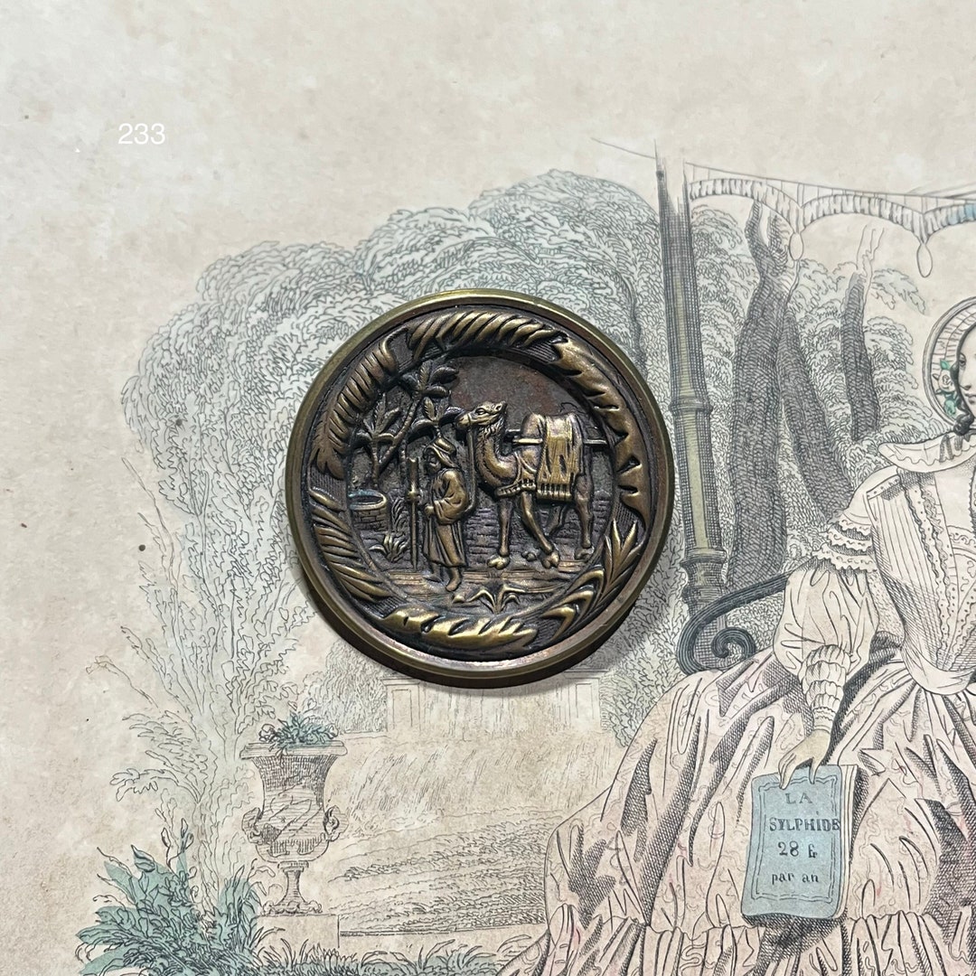 Bouton De Manchette Ancien 19ème Siècle En Nacre - Lettre G Et Symbole Franc-maçon - État Correct (occasion)